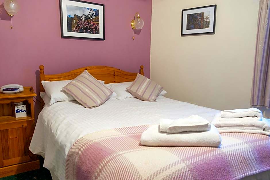 Photo 1 of 5 of Double Room
