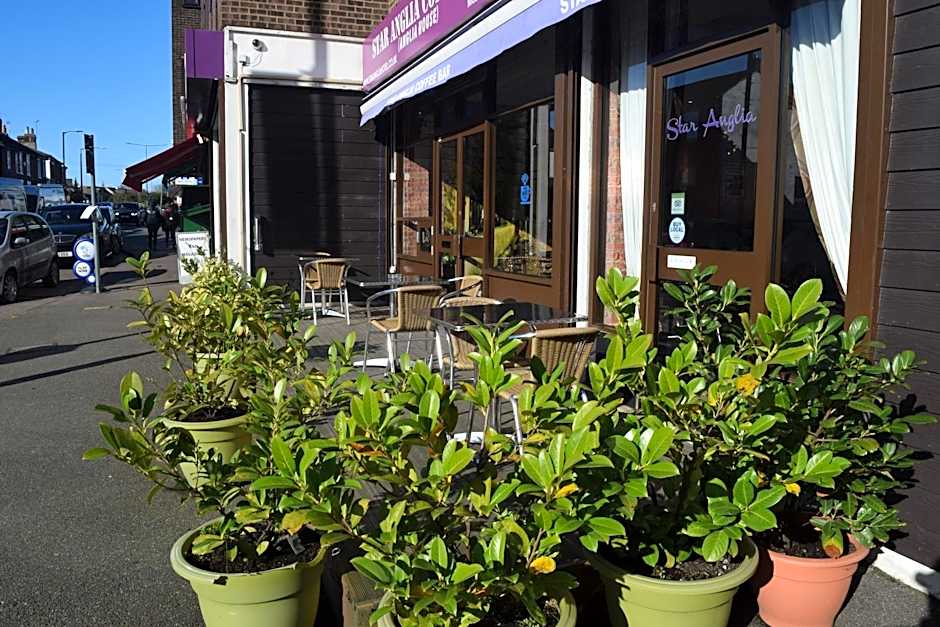 OYO Star Anglia Hotel