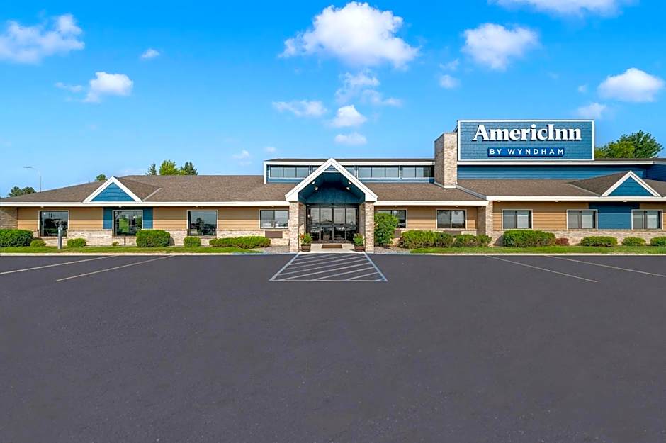 AmericInn by Wyndham Fergus Falls - Conference Center