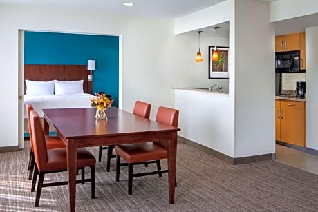 Executive One-Bedroom King Suite