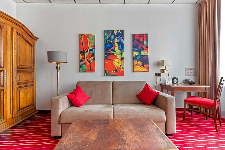 Kings Hotel First Class