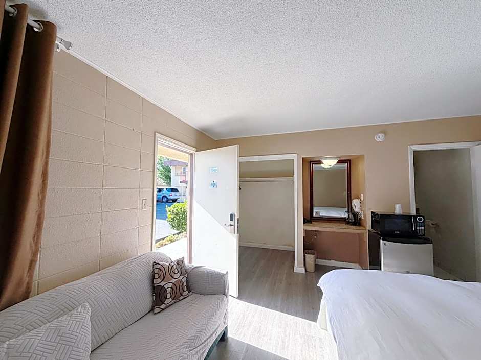 Royal Inn and Suites
