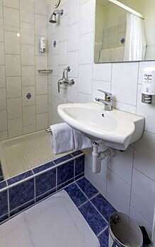 Apart-Hotel Zurich Airport