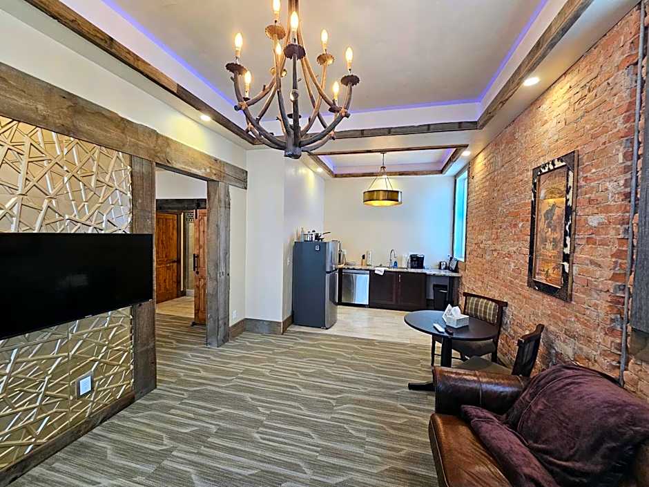 Eaglescape Suites and Event Center