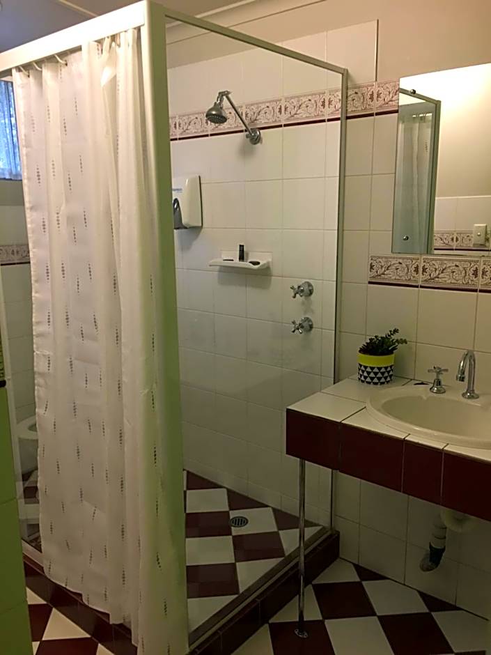 Hello Adelaide Motel and Apartments