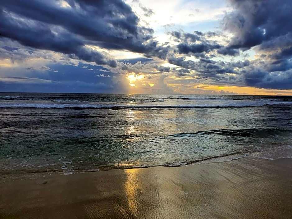 Coastal Salty Air 2bedrm 2bath W Ocean Views!