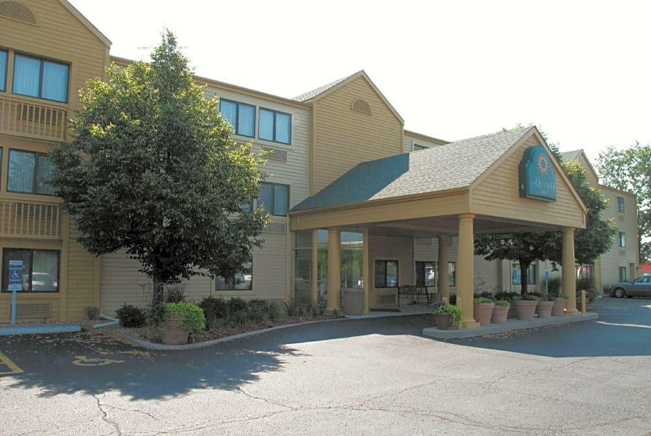 La Quinta Inn & Suites by Wyndham Kansas City North