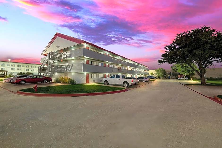 Red Roof Inn Dallas - DFW Airport North