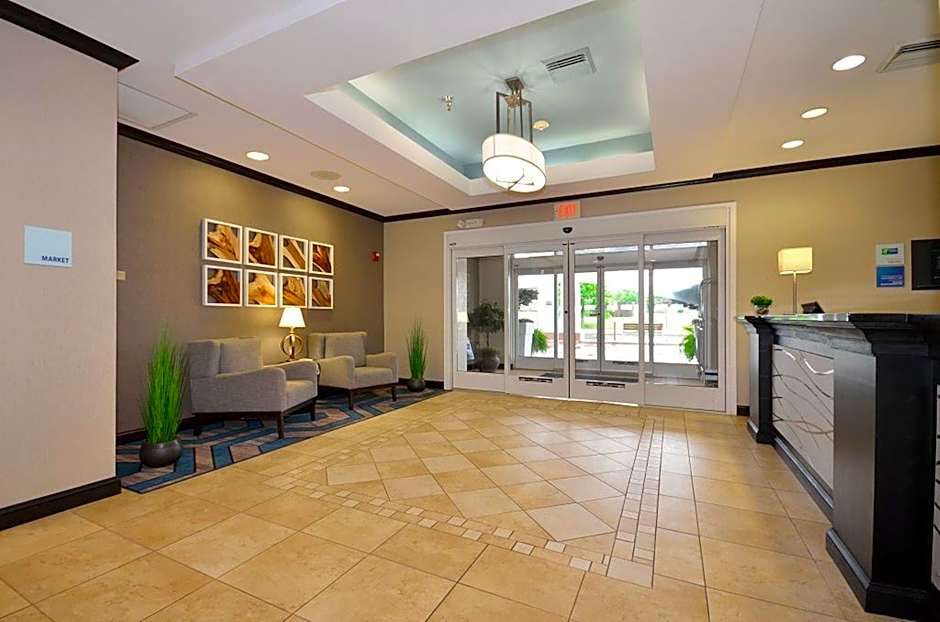 Holiday Inn Express Hotel & Suites Farmington By IHG