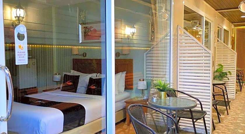 Chilli Hotel & Restaurant