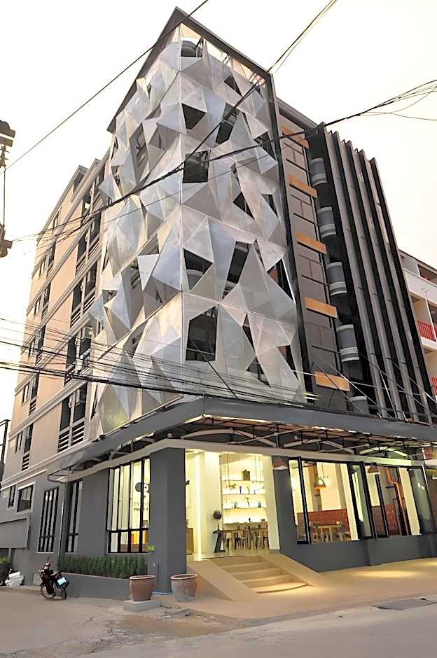 Forty Winks Phuket Hotel