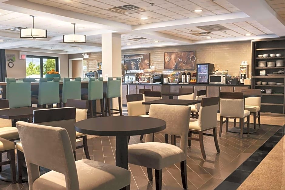 Wingate by Wyndham Chicago Schaumburg