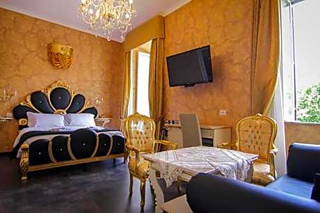 Pope's Suites