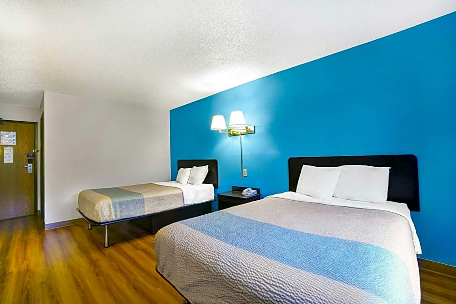 Motel 6-Montoursville, PA - Williamsport
