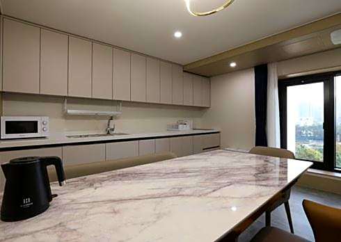 H Avenue Hotel Hwamyeong-dong