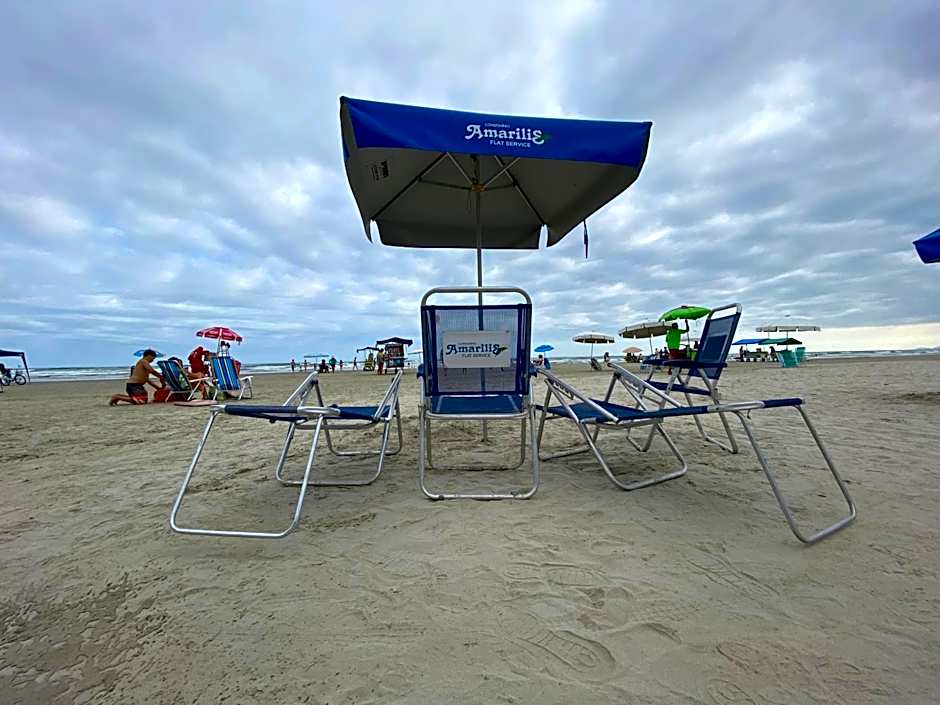 Fabuloso flat 241, Amarílis, Riviera de São Lourenço 3 Piscinas climatizadas carregador veiculo eletrico 2 quartos sendo uma suíte internet 500mb Adega, cozinha equipada completa, serviço de praia fim de semana limpeza trocas de toalhas,