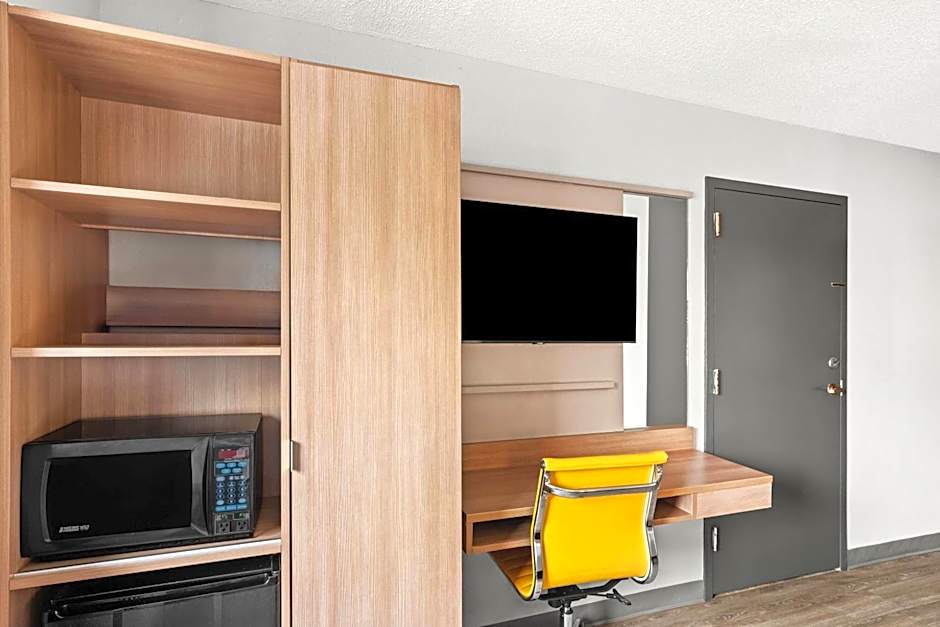 Microtel Inn & Suites by Wyndham Lexington