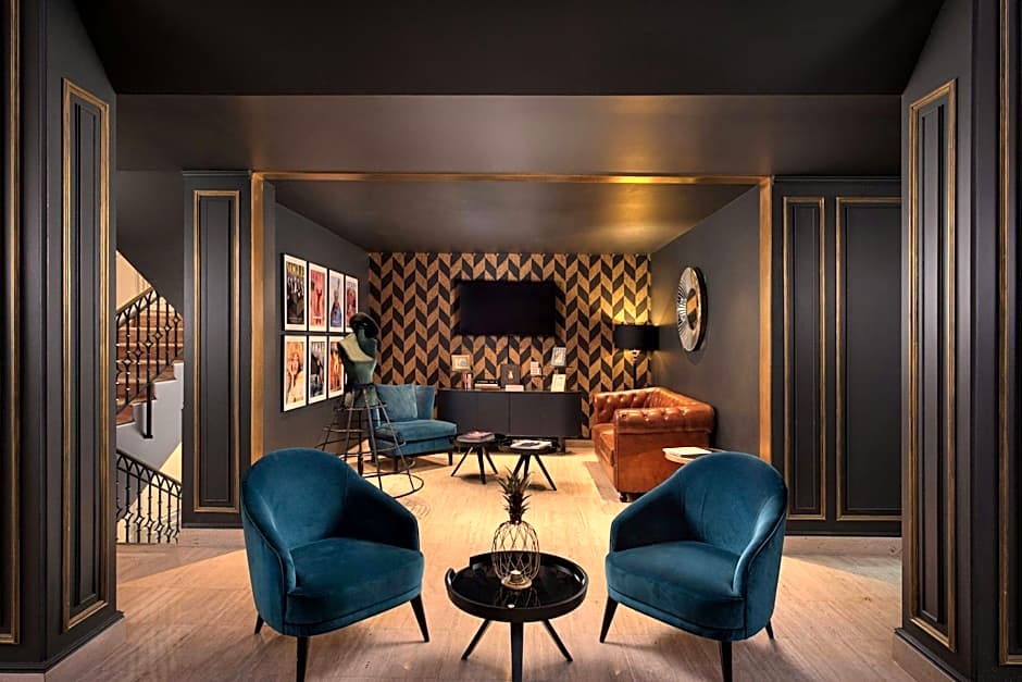 Eugenia de Montijo, Autograph Collection by Marriott