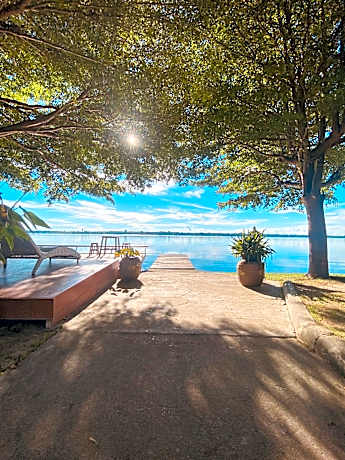 เฮือนเคียงบึง