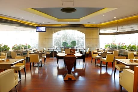 ParkTower Suites