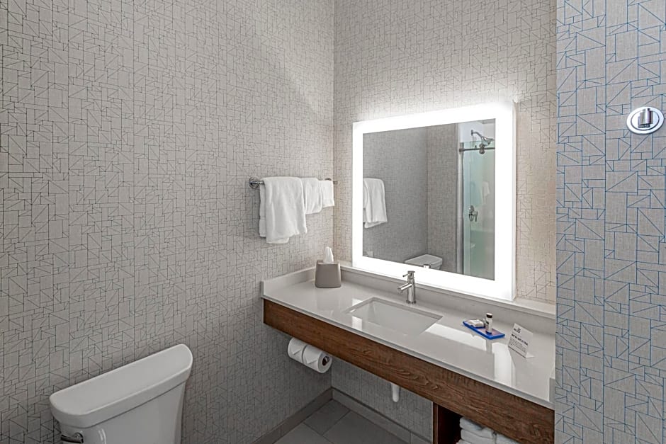 Holiday Inn Express And Suites Columbus - Worthington By IHG