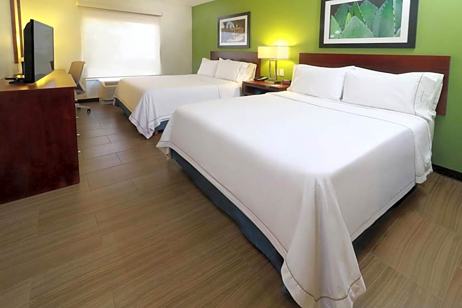 Holiday Inn Express & Suites Guadalajara Aeropuerto By IHG
