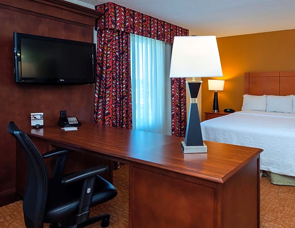 Hampton Inn & Suites Mobile I-65@ Airport Boulevard