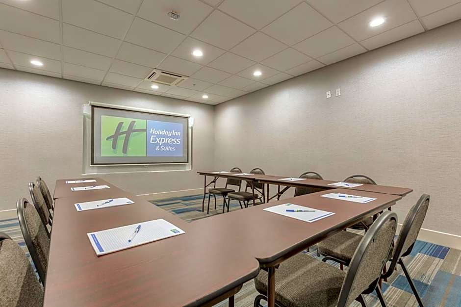 Holiday Inn Express & Suites Tulsa Midtown By IHG