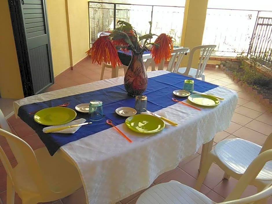 La Casa Gialla – Trabia, CA