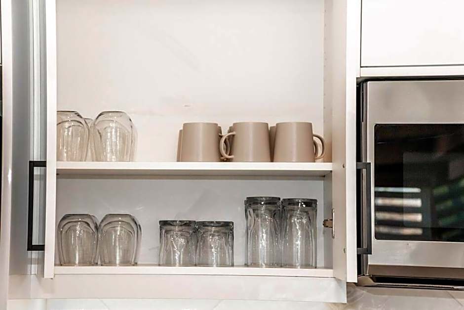 Modern Nordic Escape, 3BR Near WEM & DT, AirCon & Fireplace, Wifi, Sleeps 6!