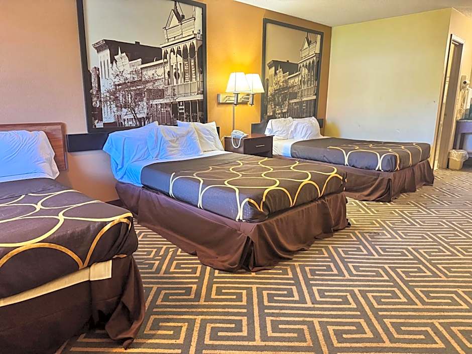 Super 8 by Wyndham Laurel