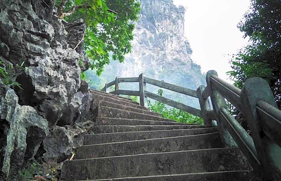 Draha Halong Hotel - Serenity, Charm and Nature - A Vietnamese Favorite