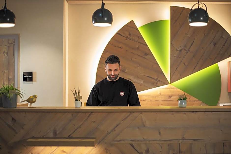 Holiday Inn - The Niu, Mill Cologne Mulheim By IHG