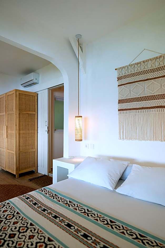Villa Ayunan 3 BR on Bingin Beach