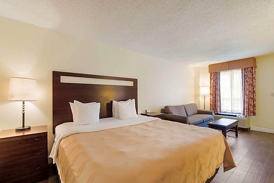 Quality Inn & Suites Conference Center Statesboro Historic District