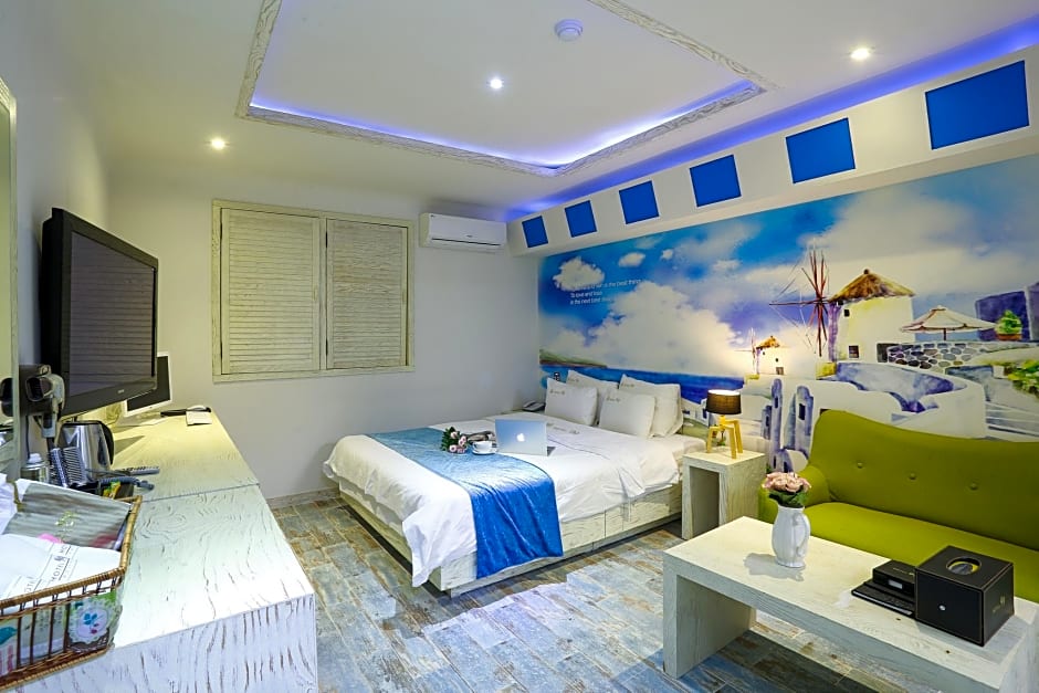 Hotel 99