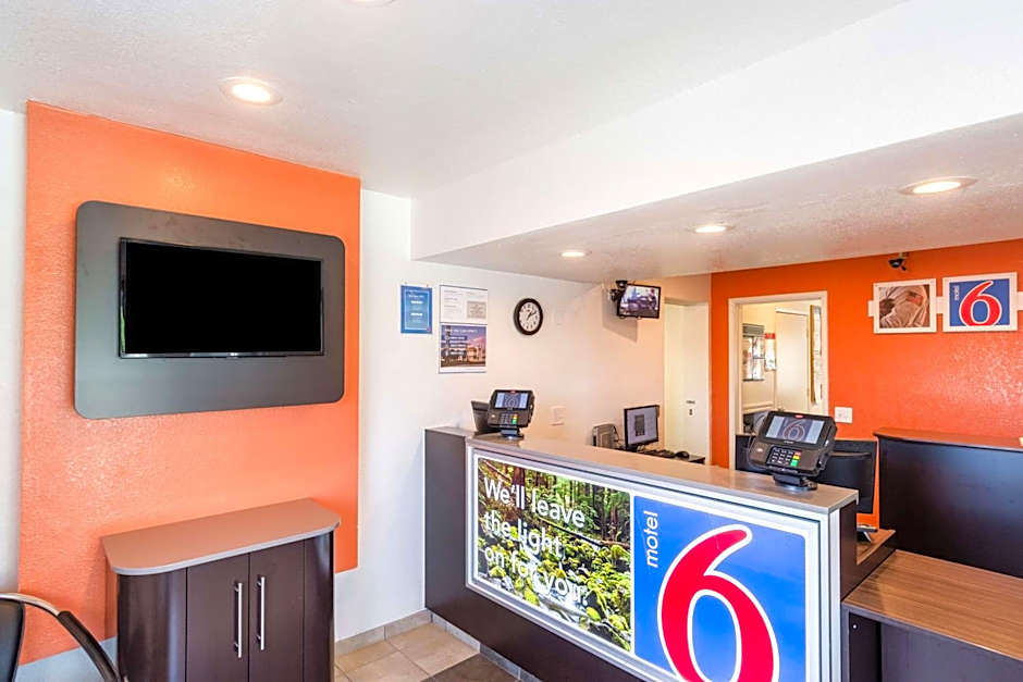 Motel 6-Redding, CA - Central