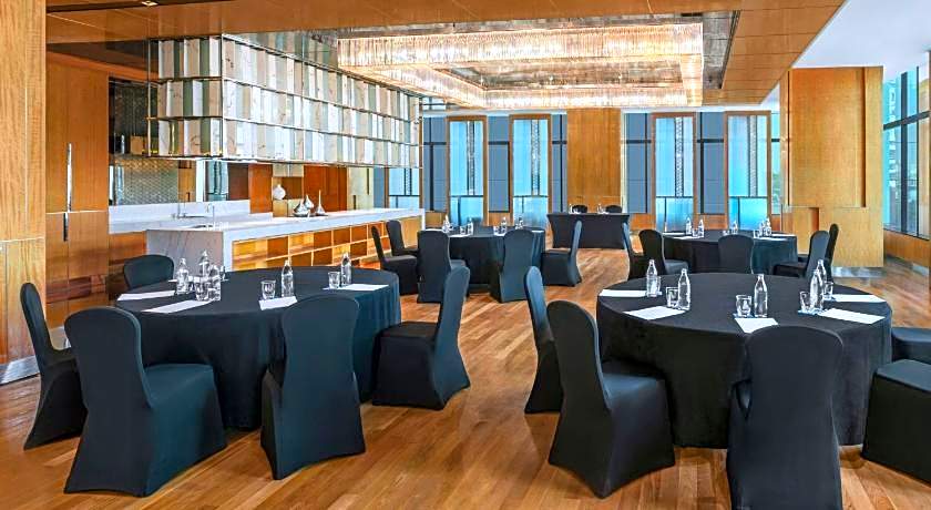 Renaissance by Marriott Bangkok Ratchaprasong Hotel