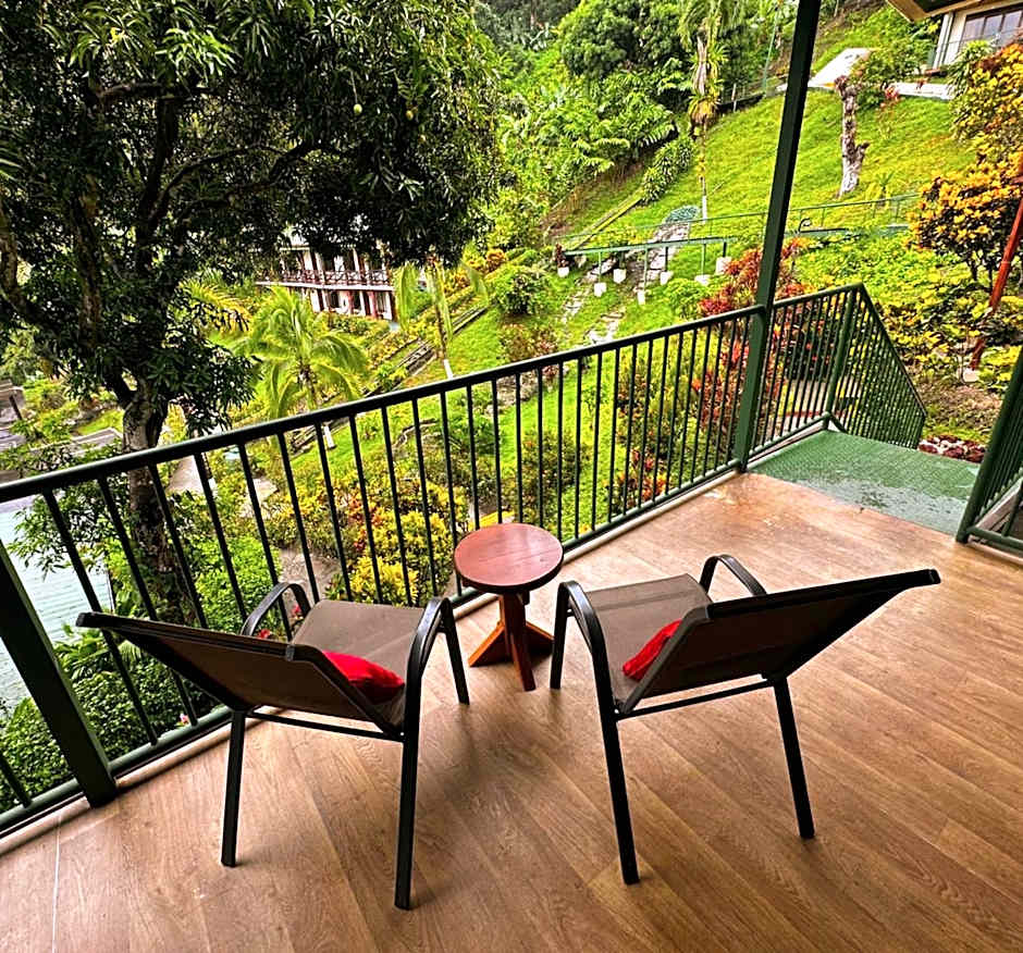 Tabulia Tree Hotel and Villas