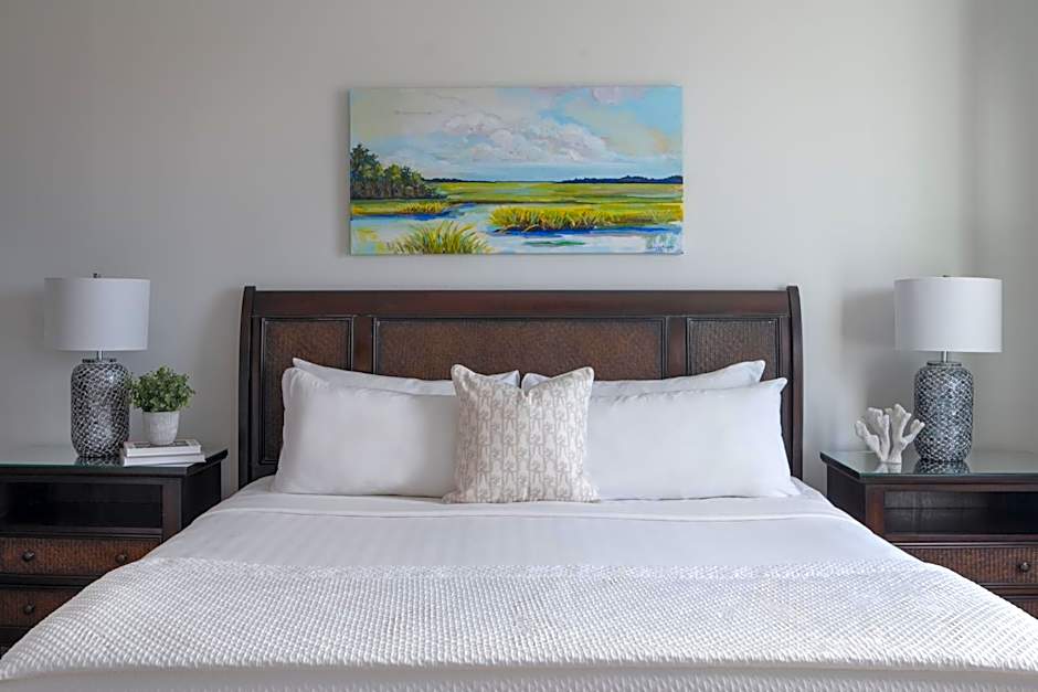 Elizabeth Pointe Lodge