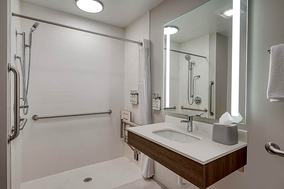 Holiday Inn Express Hotel & Suites Wadsworth By IHG