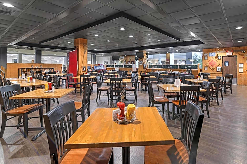 Best Western Royal Plaza Hotel And Trade Center