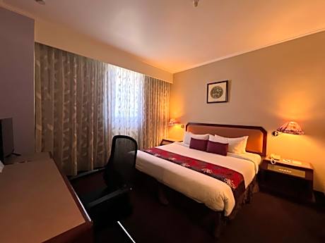 Suite with Steam Room