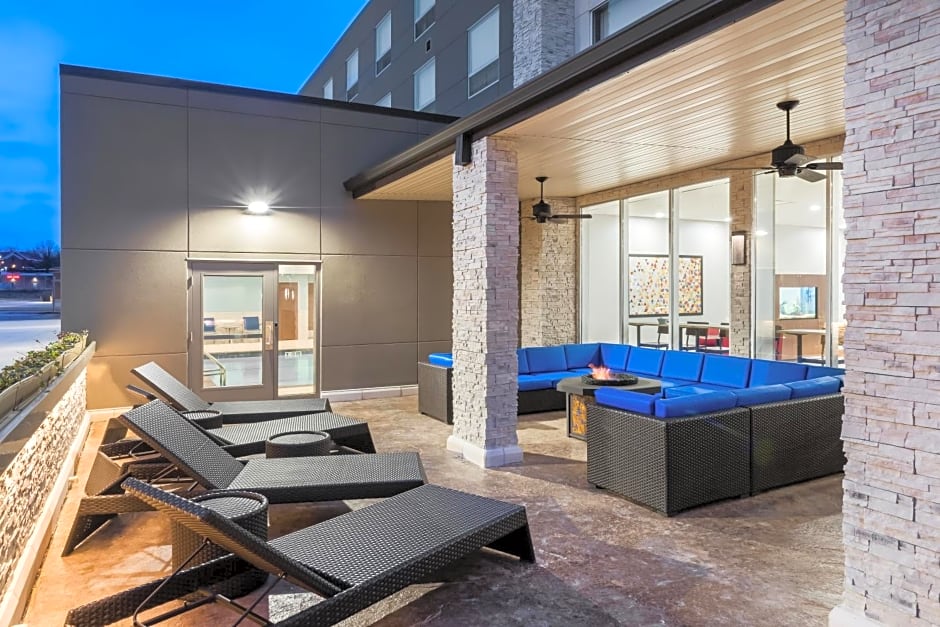 Holiday Inn Express & Suites West Plains Southwest By IHG