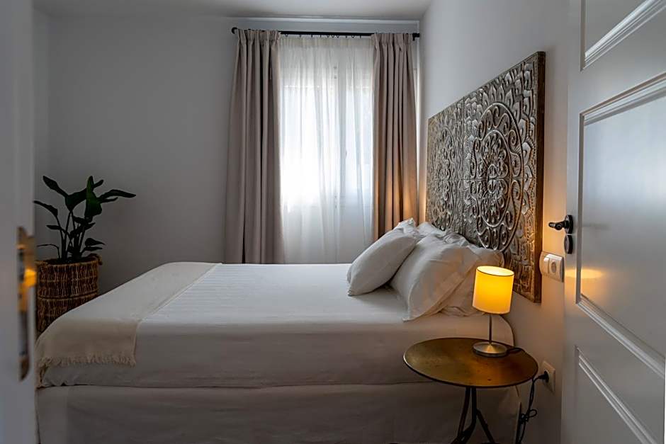 Moorea Boutique - Only Adults