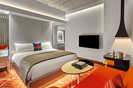 Snowmass Rooms, Connecting Guest room, Bedroom 1: 2 Queen, Bedroom 2: 1 King