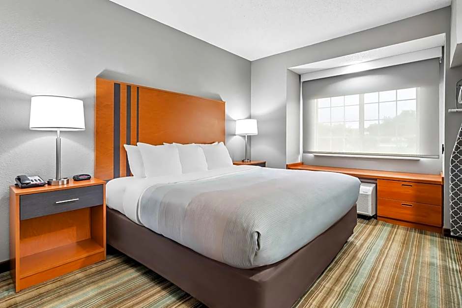 Quality Inn & Suites I-81 Exit 7