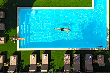 Athenian Riviera Hotel& Suites
