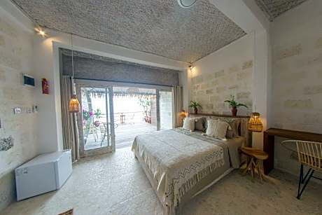 Deluxe Double Room with Balcony and Sea View