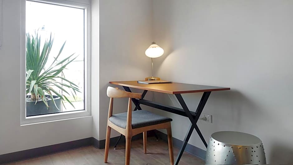 Semaphore Splash Apartments